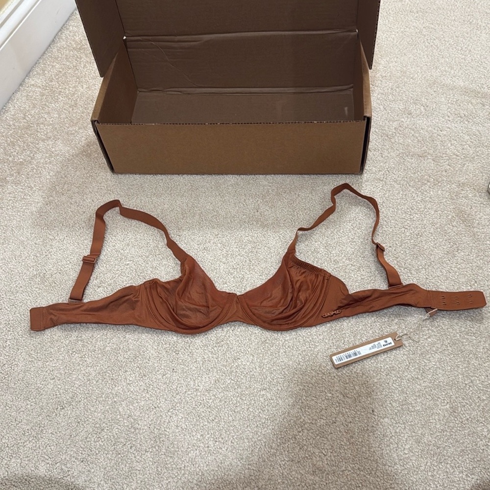 SKIMS Brown Women's Bra, 32B, unlined